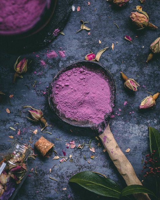How to Make Rose Powder for Skin1