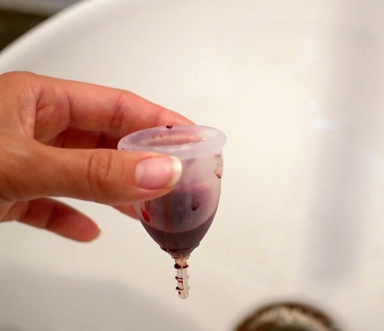 Can You Pee With A Menstrual Cup In2